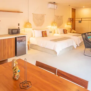 4* Отель Nuee Hotel & Beach Club