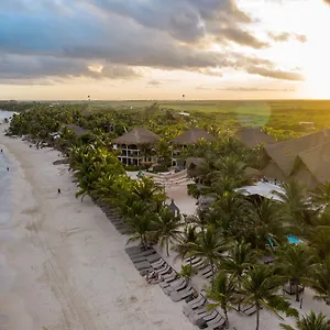 Hotel Lirios, Tulum
